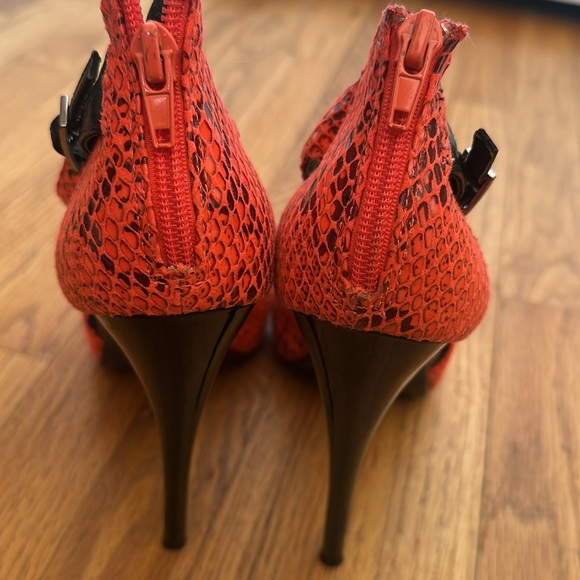 Snake print high heels - Picture 5 of 5